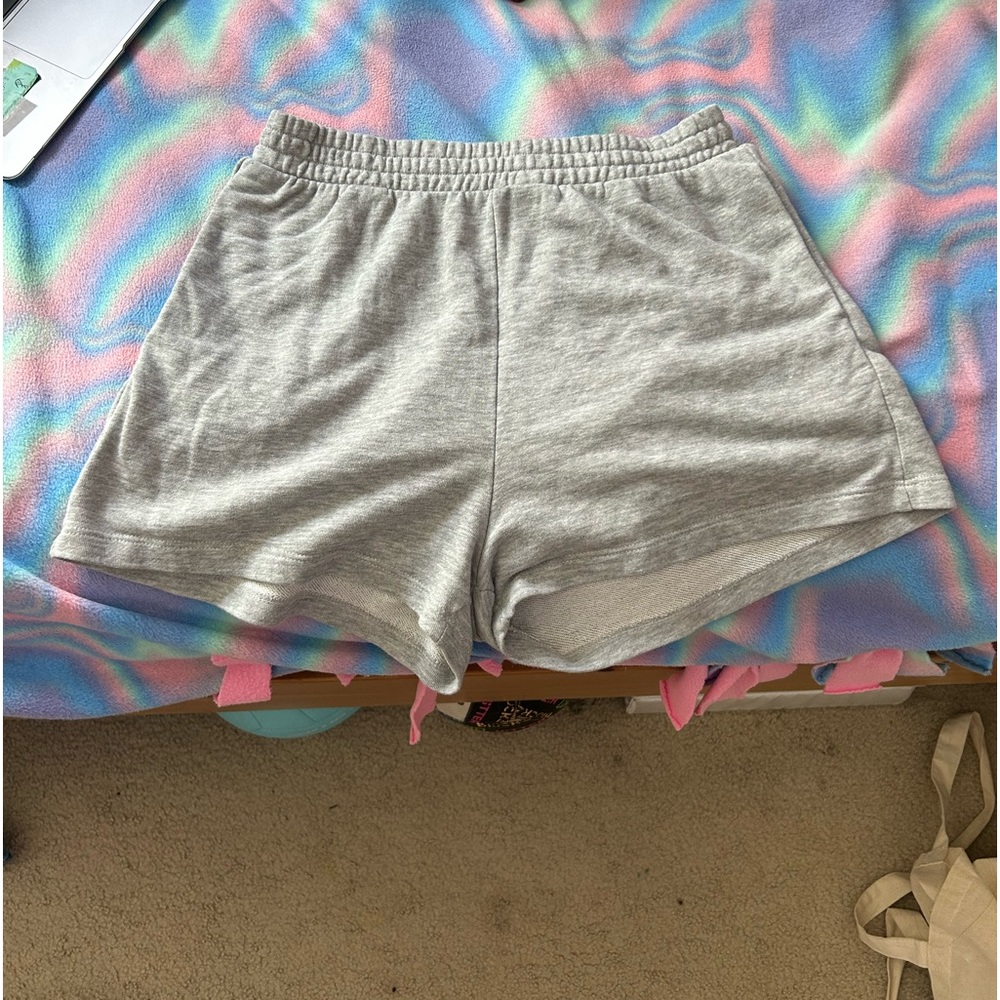 gray H&M shorts